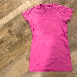 Lululemon T-shirt